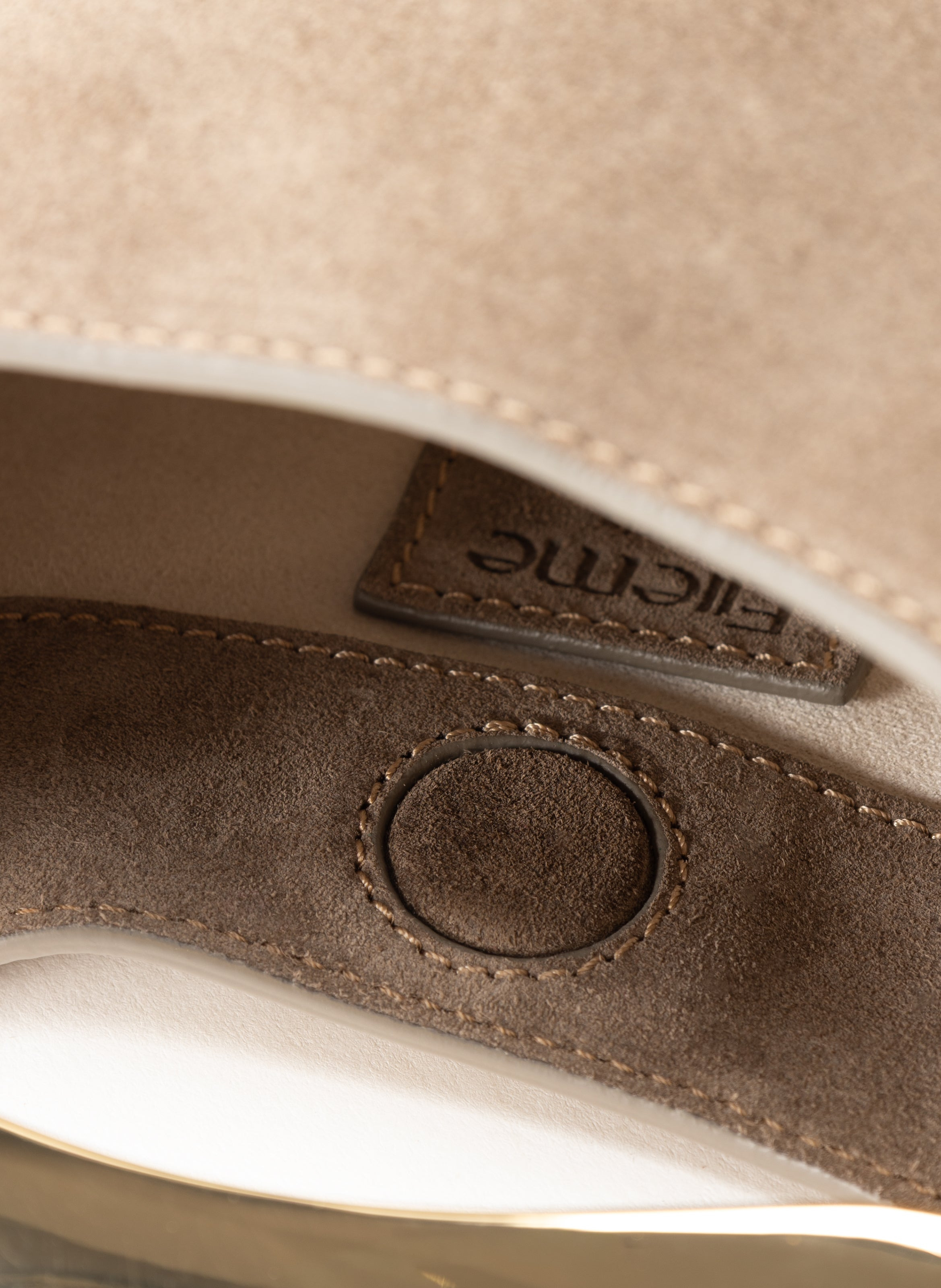 Mini Boomerang Suede Taupe - 5