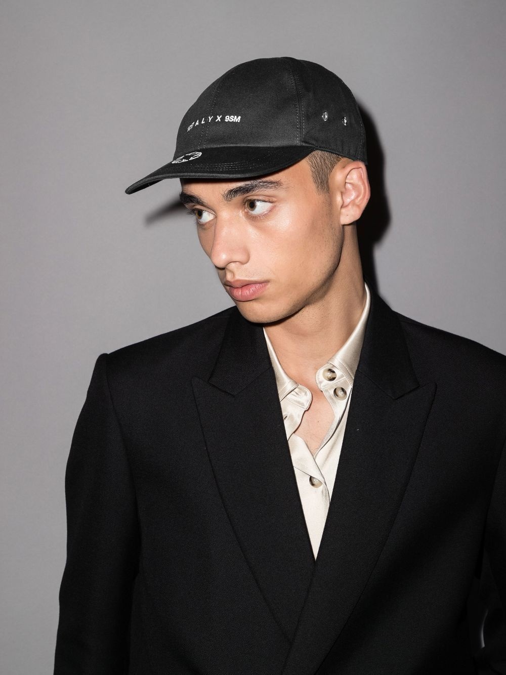 embroidered logo baseball cap - 2