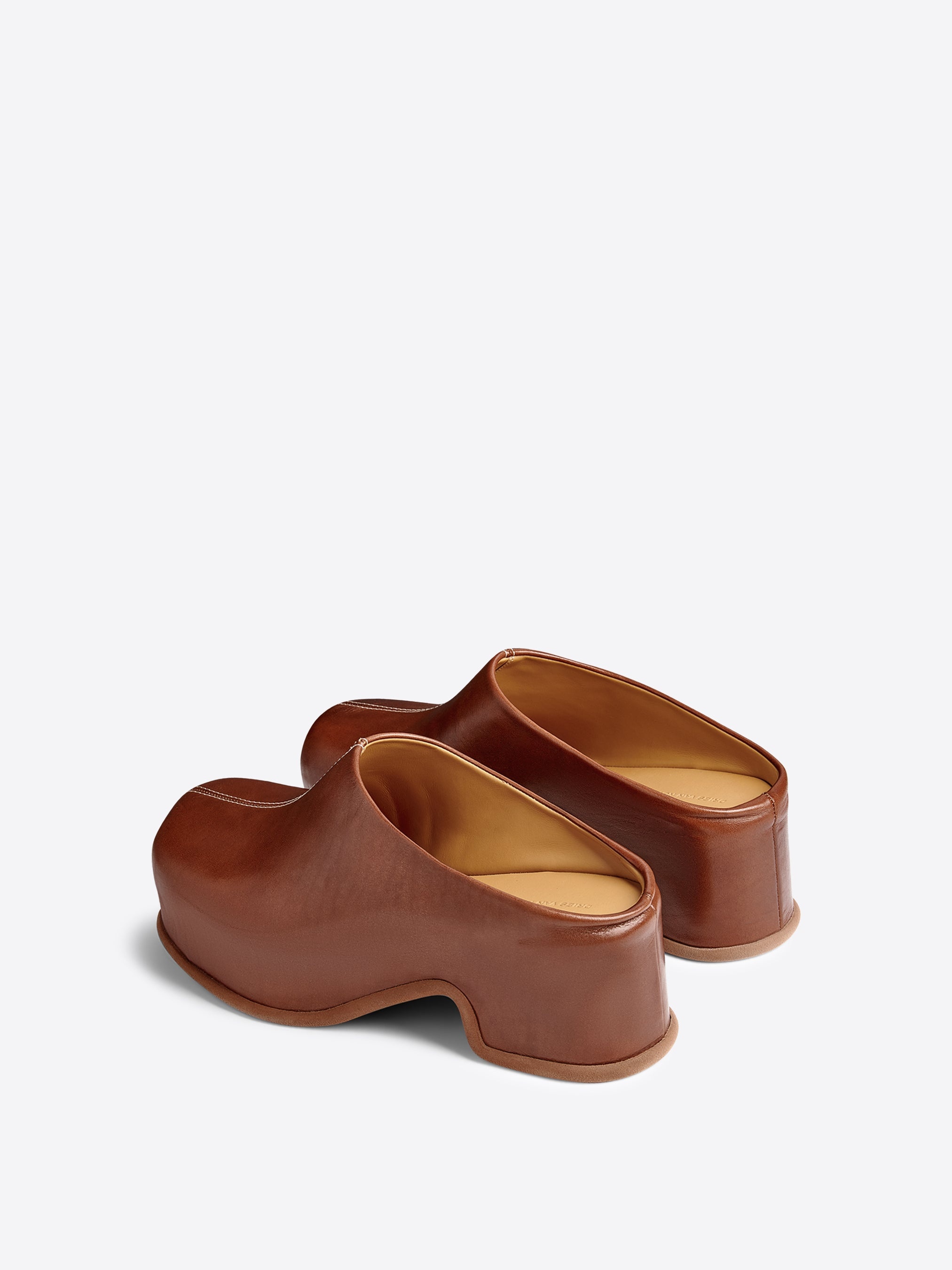 LEATHER CLOGS - 4