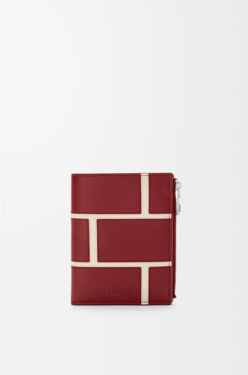 Slim compact wallet in classic calfskin 1