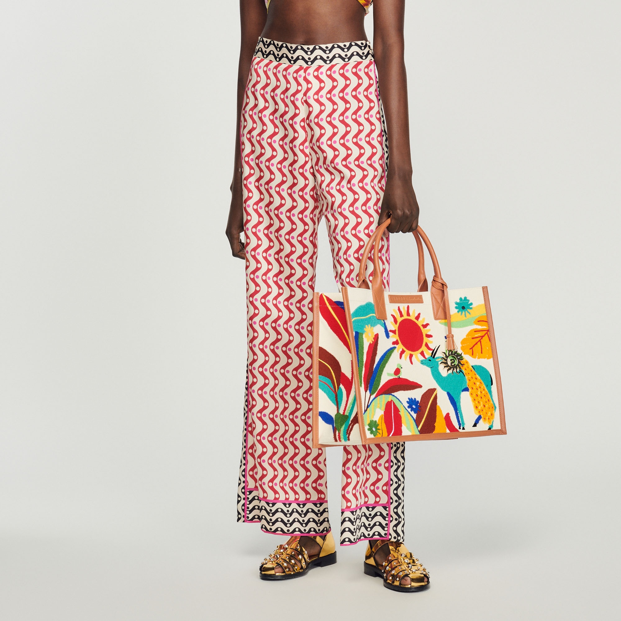 Flowing pants with star print - 5