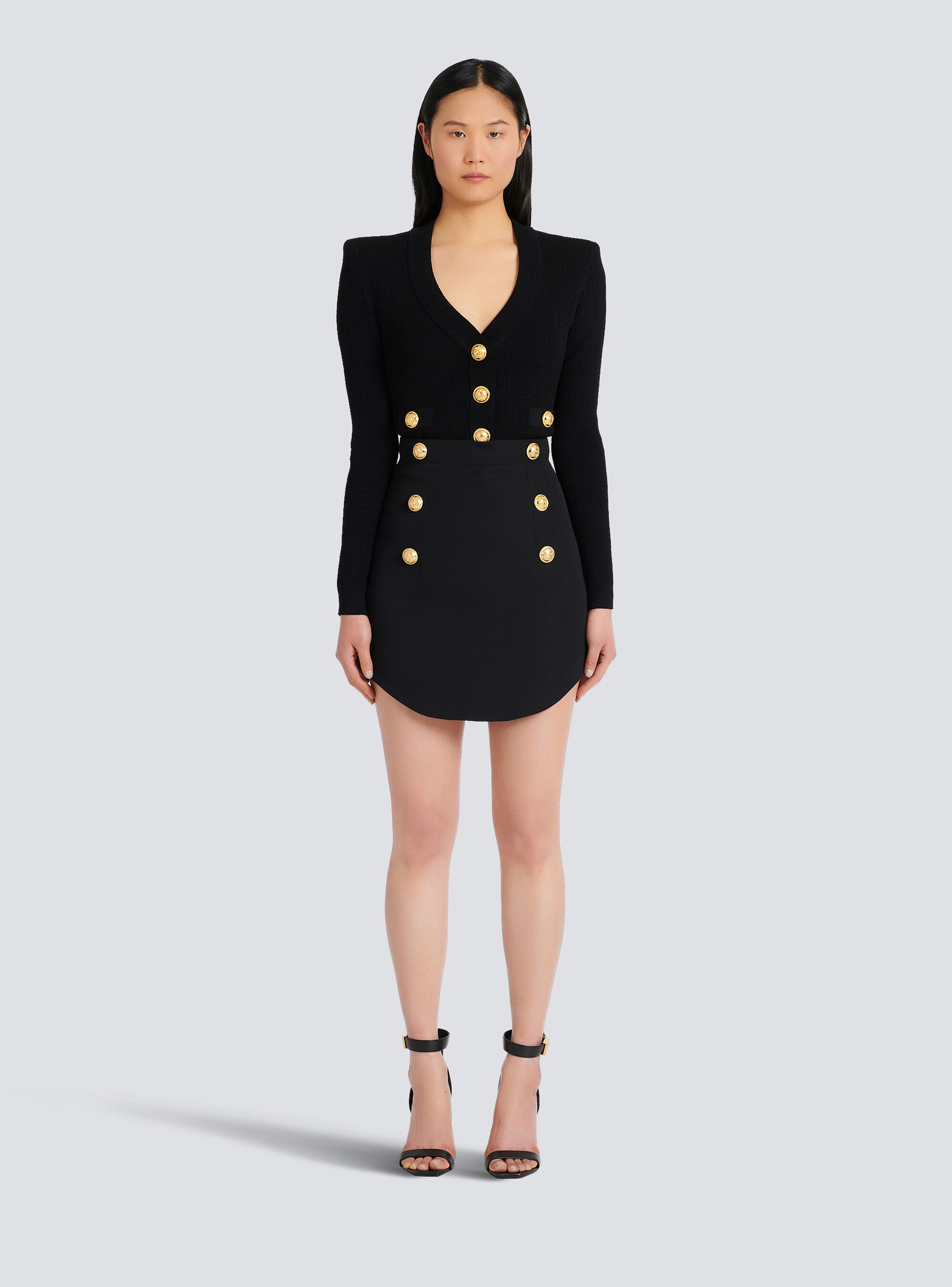 Short knit high-waisted skirt with double-buttoned fastening - 3
