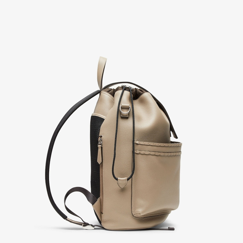 FENDI Fendi Strike Medium outlook