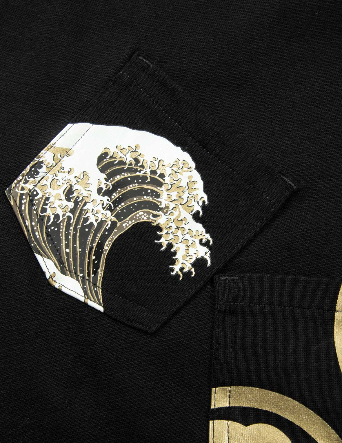 MULTI-PRINT AND MULTI-POCKET REGULAR FIT T-SHIRT - 10