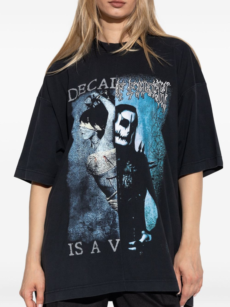 VETEMENTS graphic-print T-shirt outlook