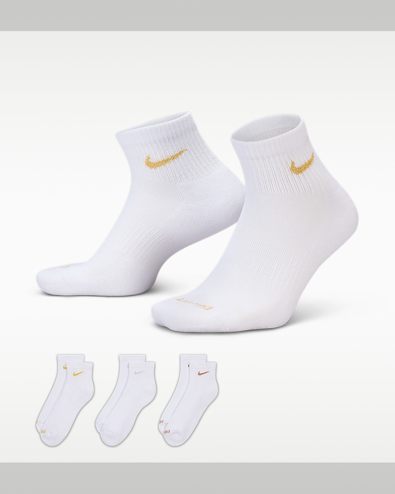 Nike Everyday Plus Cushioned Training Ankle Socks (3 Pairs) 1