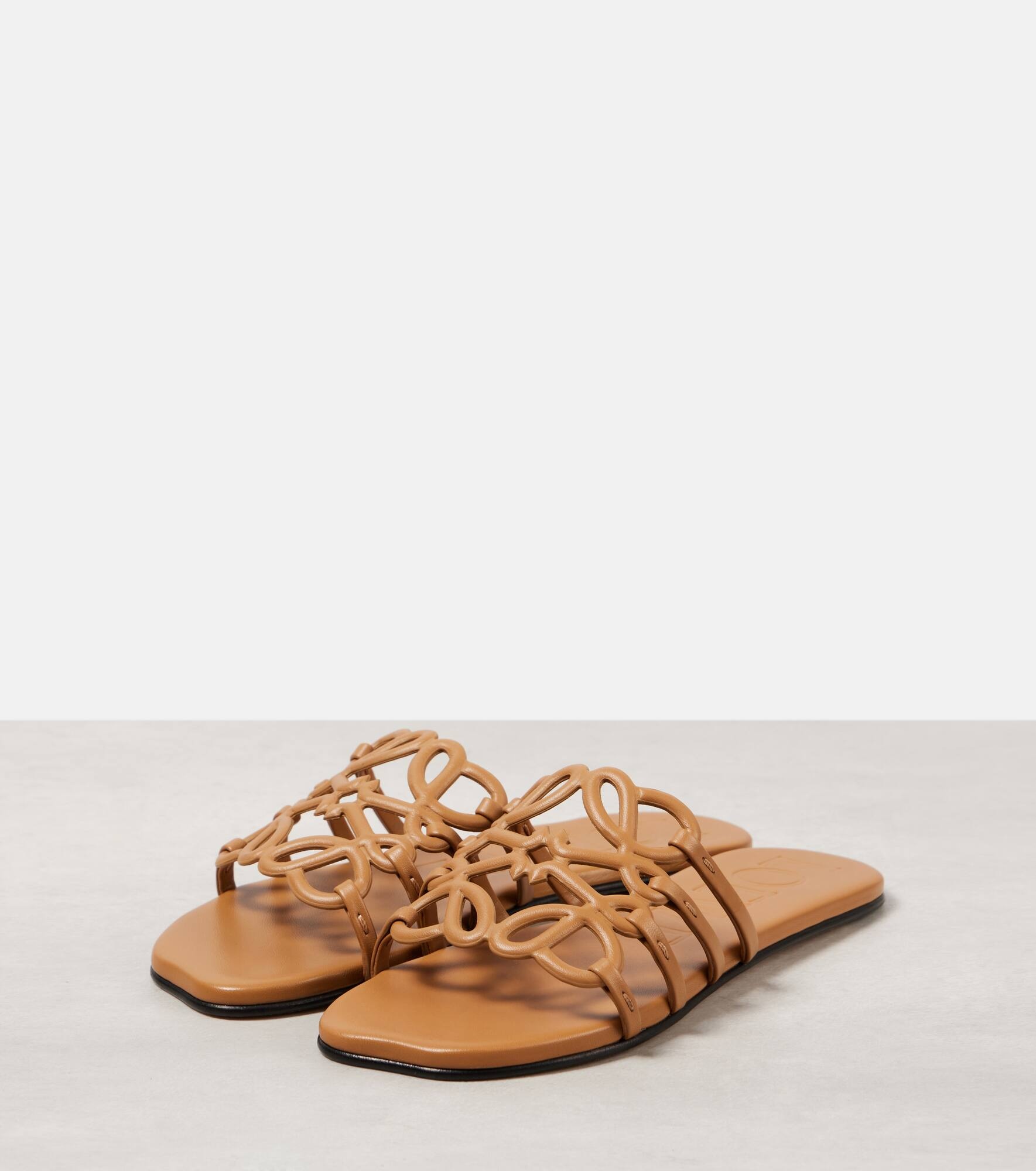 Petal Anagram leather slides - 4