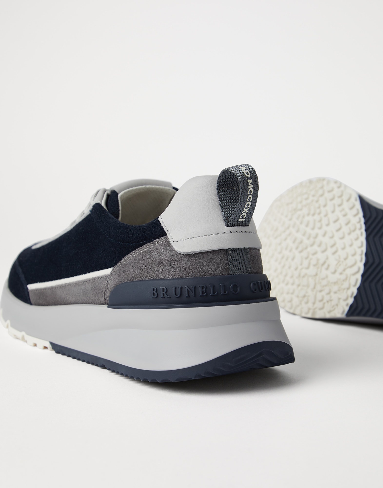 Washed suede and grained calfskin runners - 3