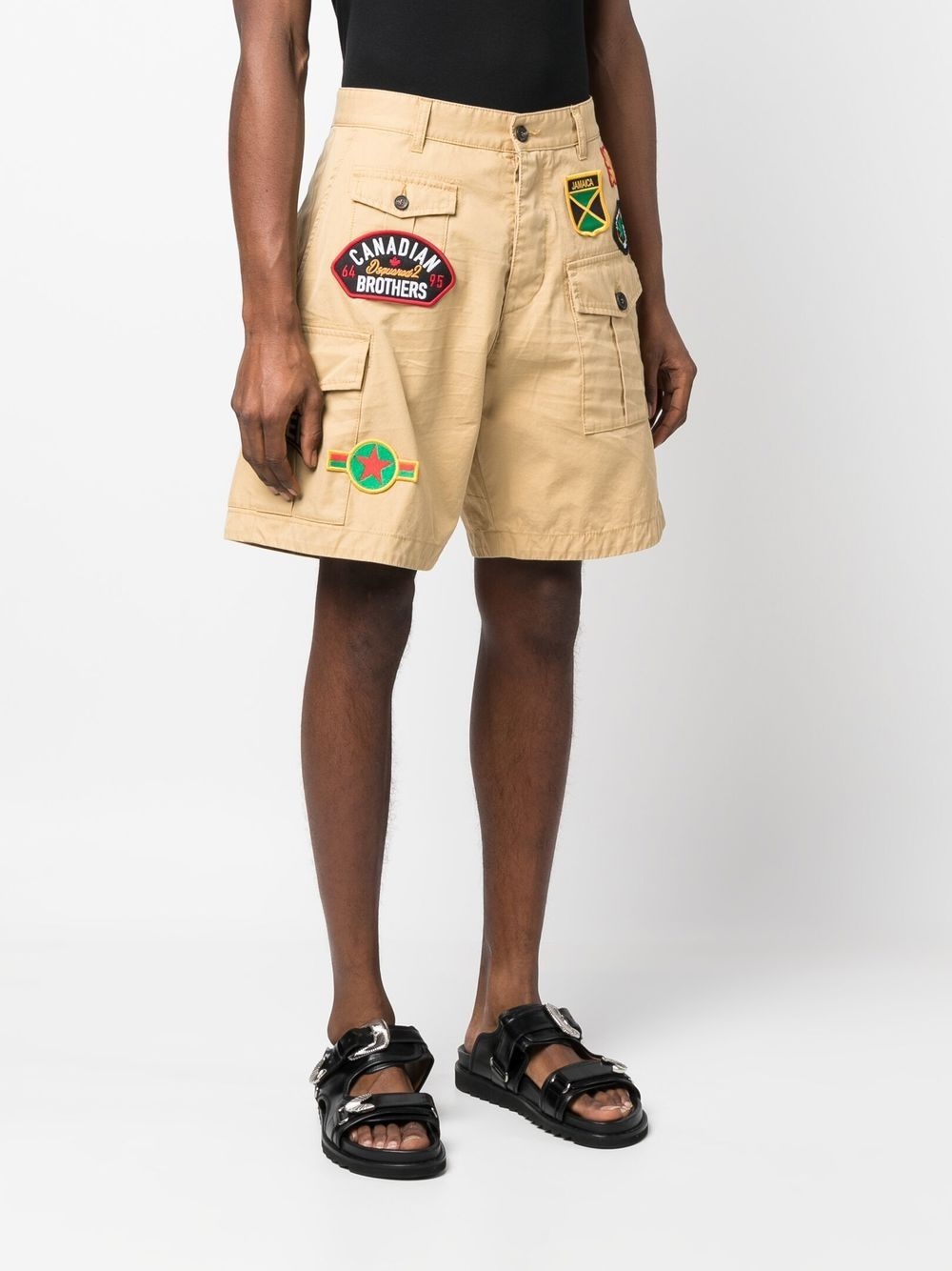 patch-detail cargo shorts - 3