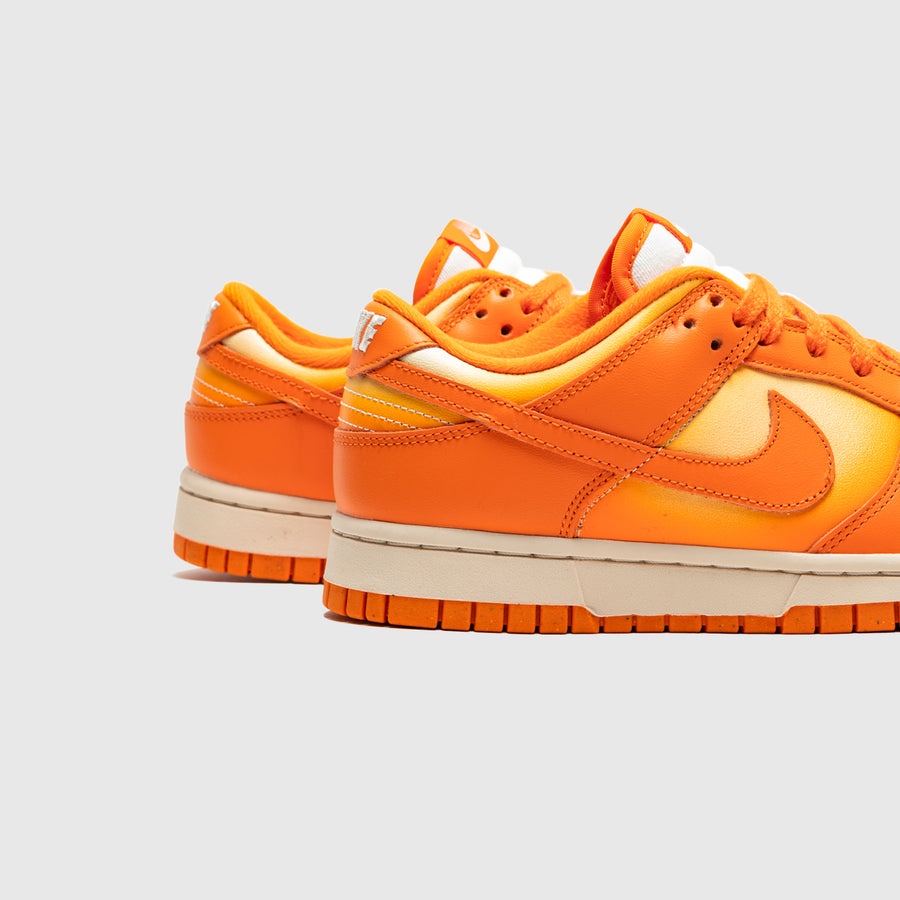 WMNS DUNK LOW SE "MAGMA ORANGE" - 5