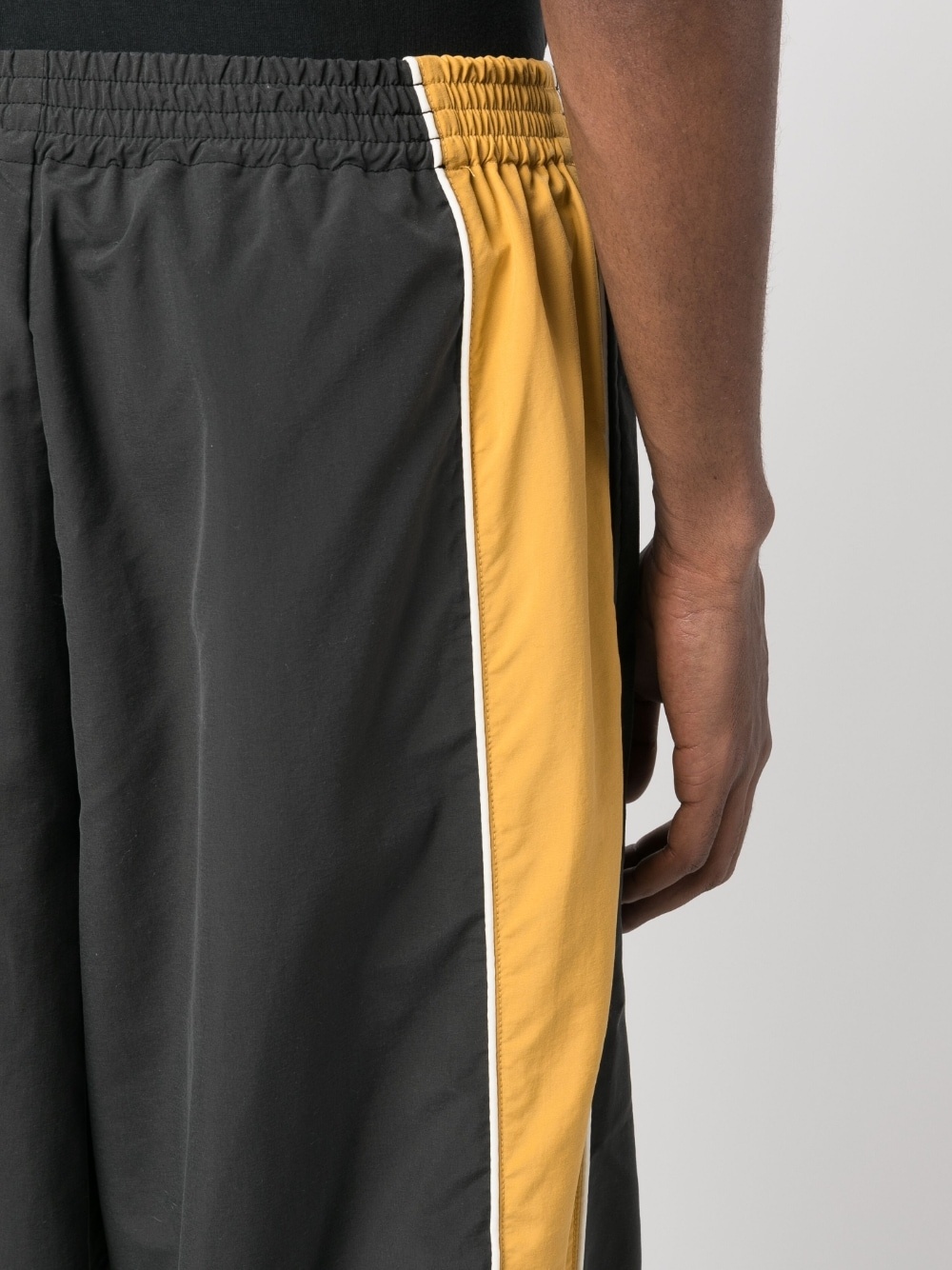 contrasting-detail wide-leg trousers - 6