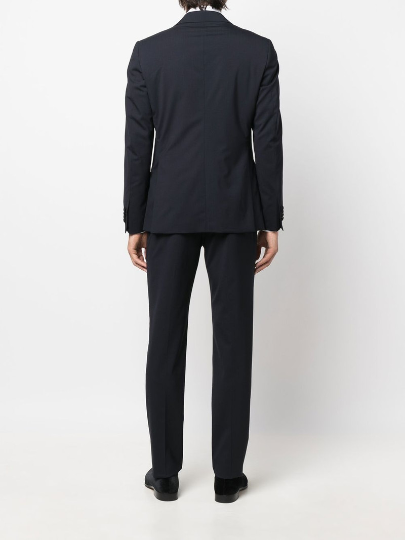 single-breasted two-piece suit 4