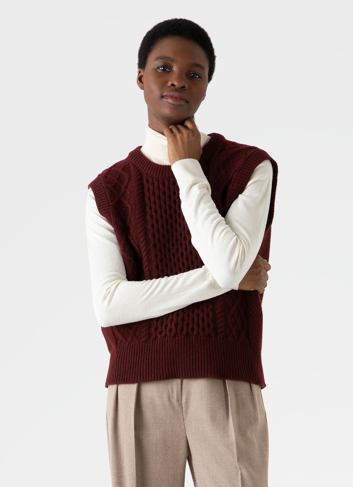 Lambswool Cable Knit Vest - 3