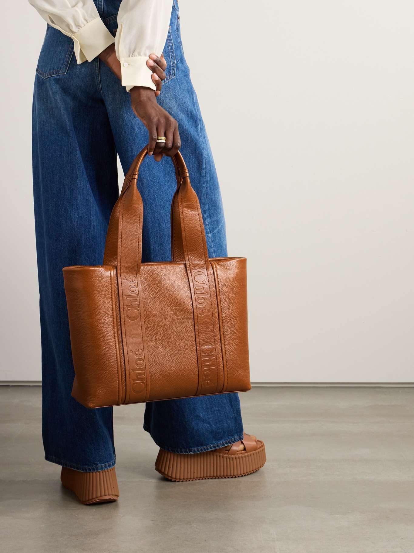 Woody textured-leather tote - 2