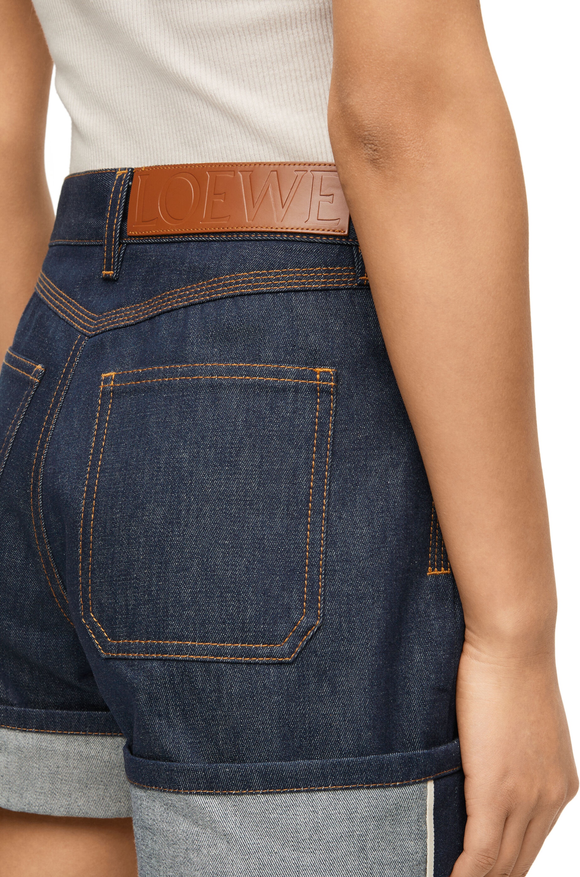 Turn-up shorts in denim - 6