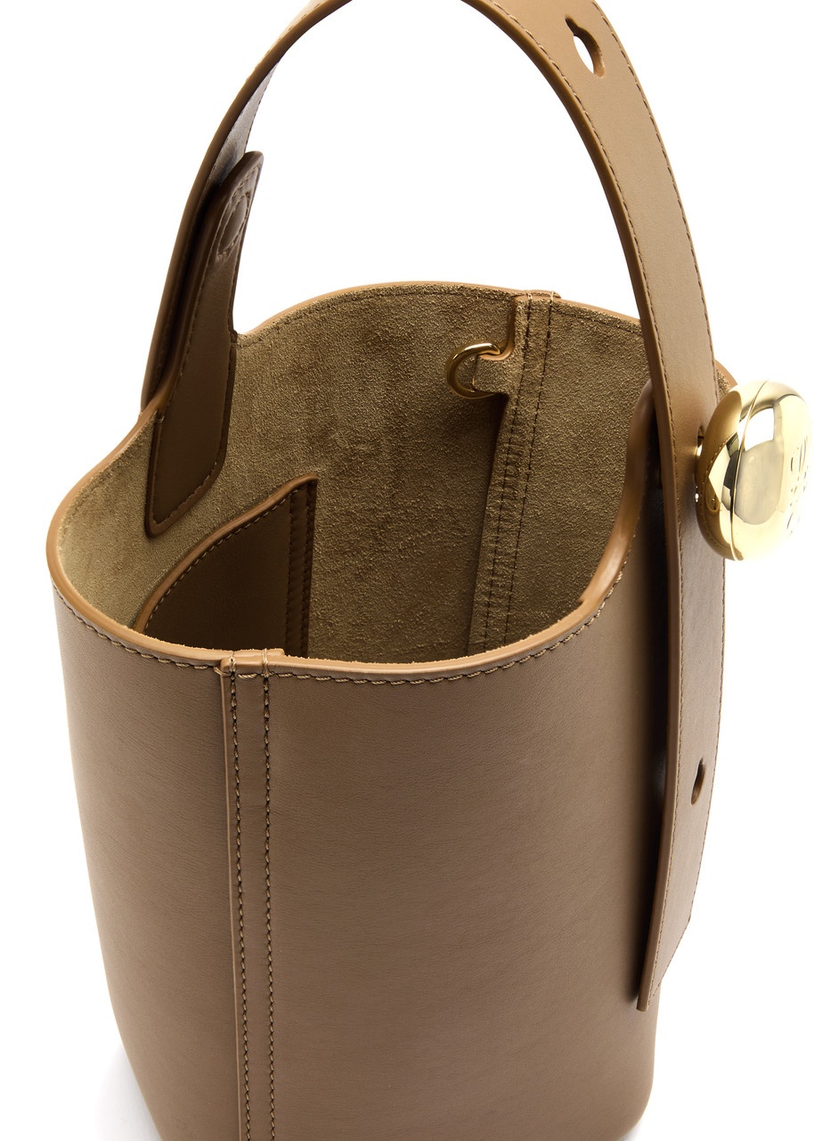 Loewe Pebble Mini Leather Bucket bag - 4