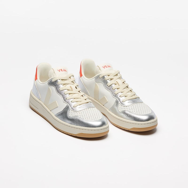VEJA V-10 LEATHER WHITE PIERRE SILVER outlook