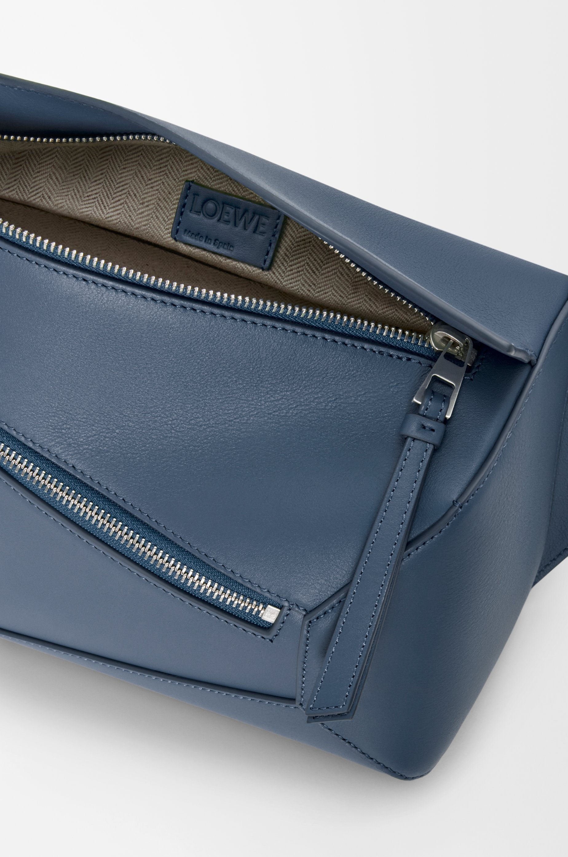 Small Puzzle bumbag in classic calfskin - 5