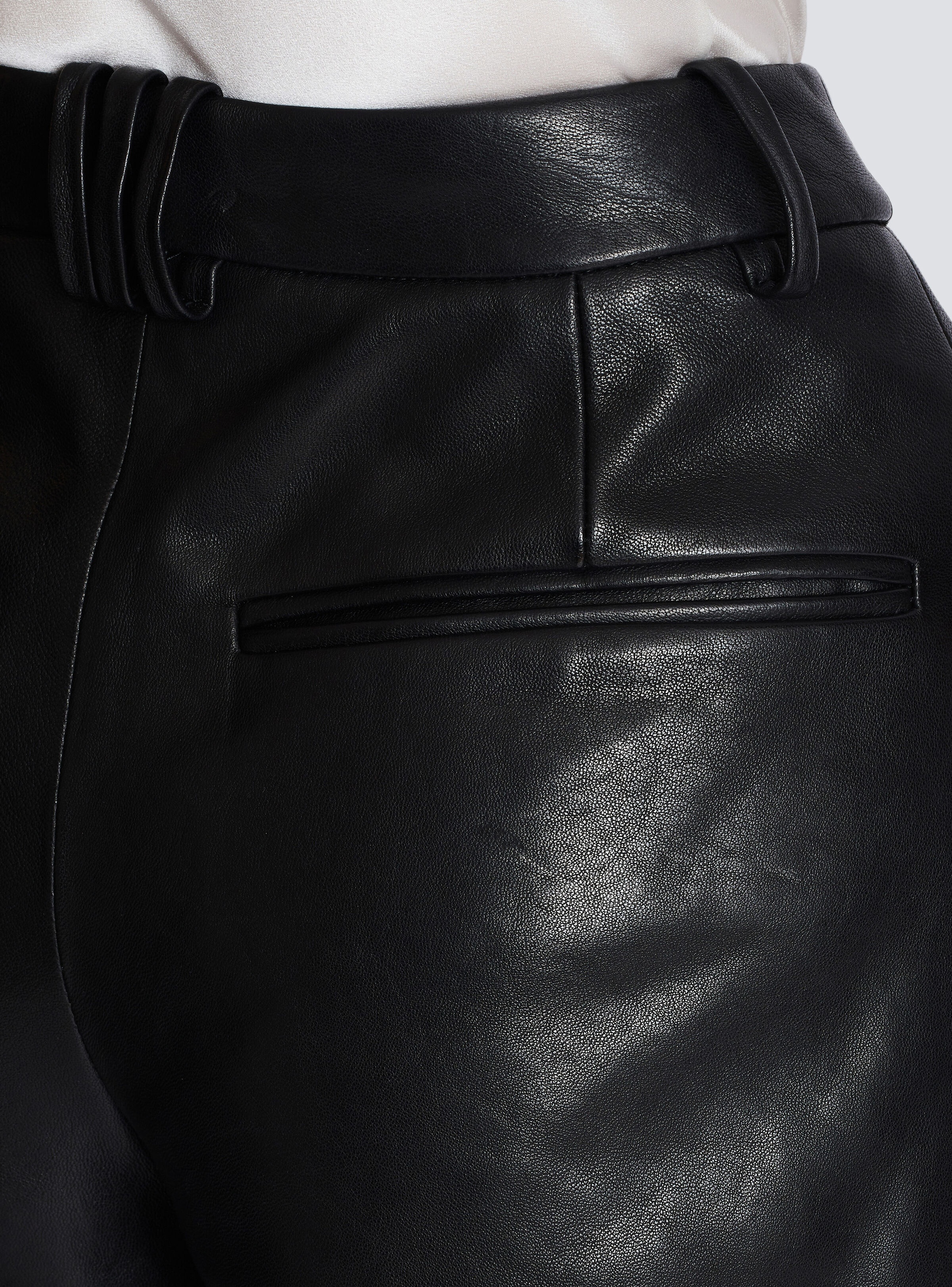 Pleated lambskin shorts - 7