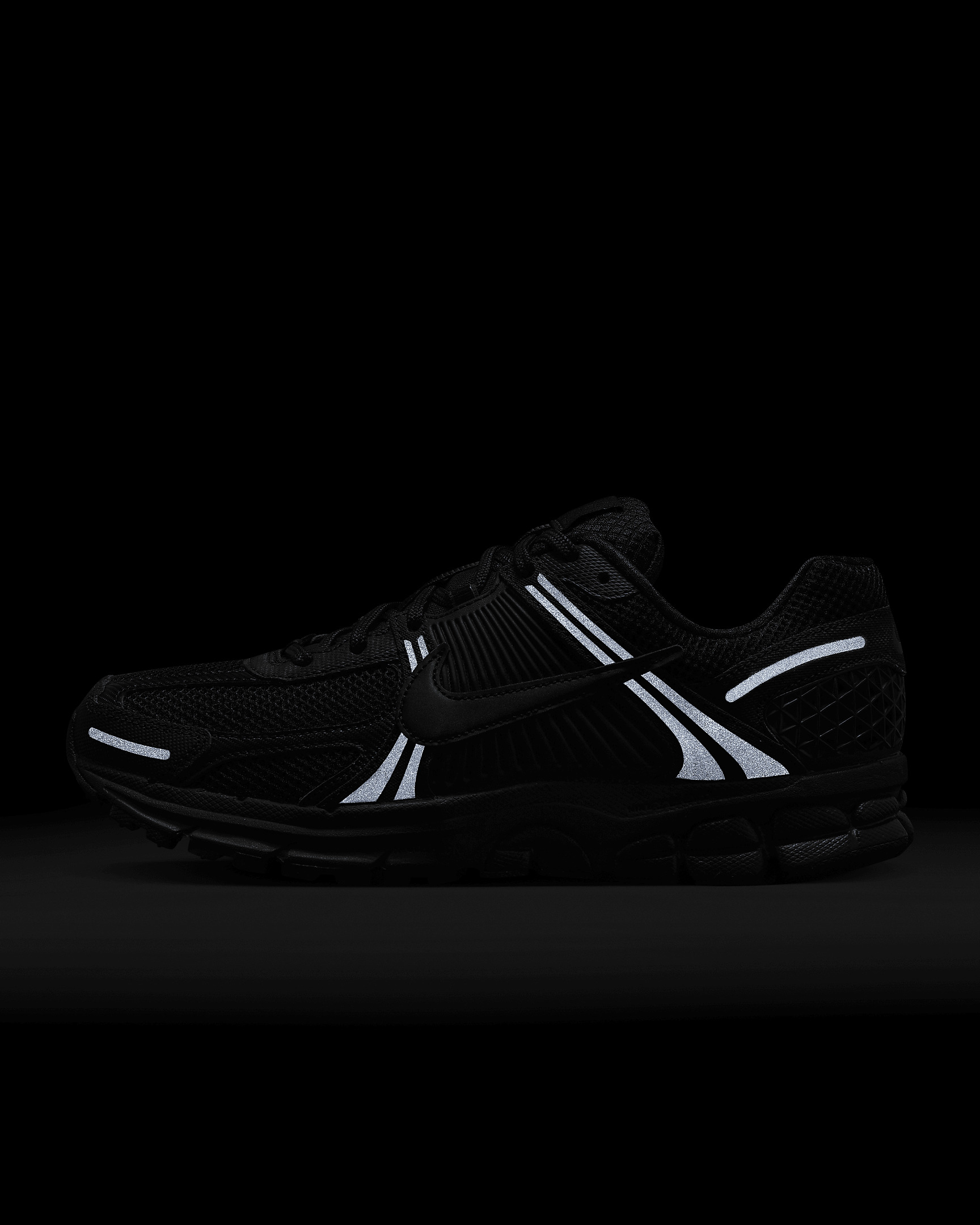 Nike Men's Zoom Vomero 5 Shoes - 9