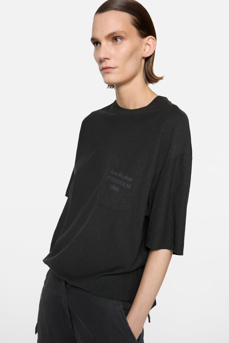 Logo t-shirt - Relaxed unisex fit - Black 7