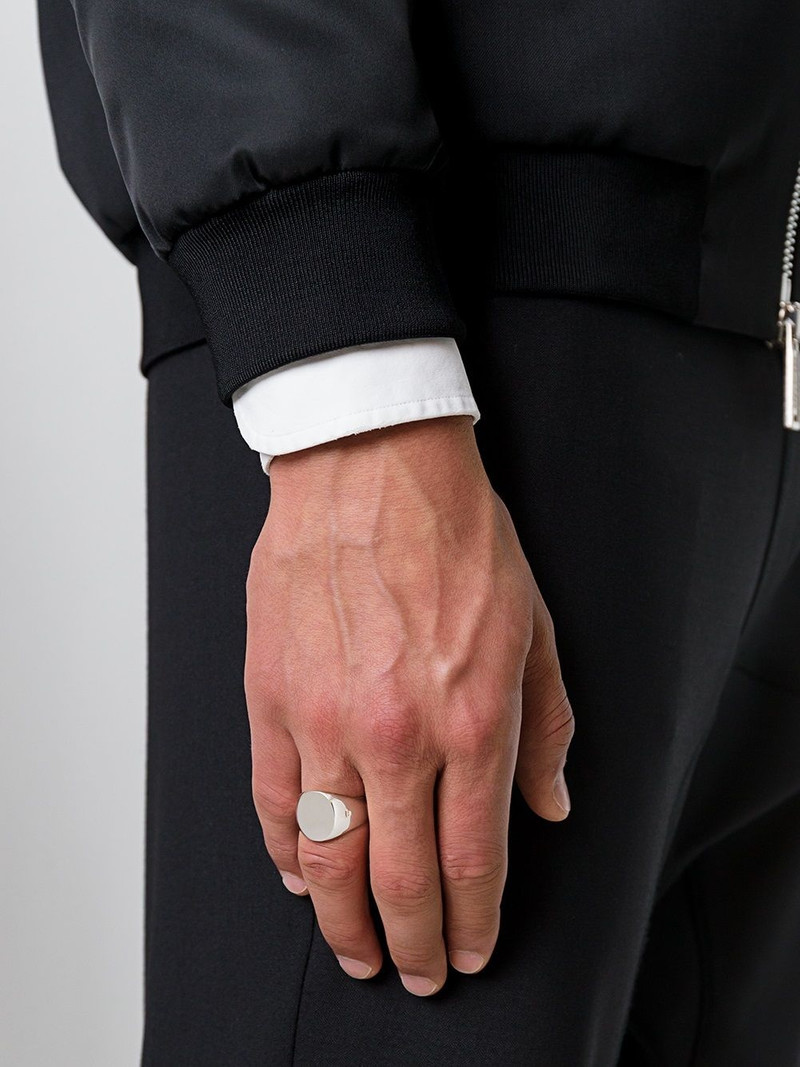 TOM WOOD 'The Oval' signet ring outlook