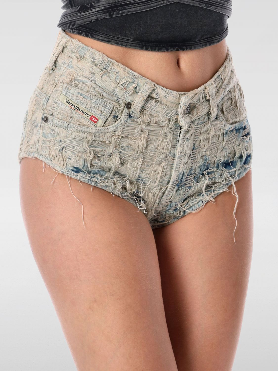 Short woman Diesel - 3