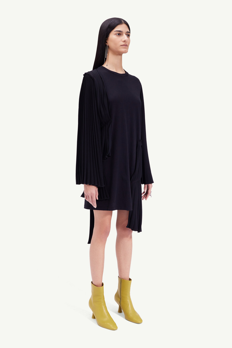 Pleated dress 3