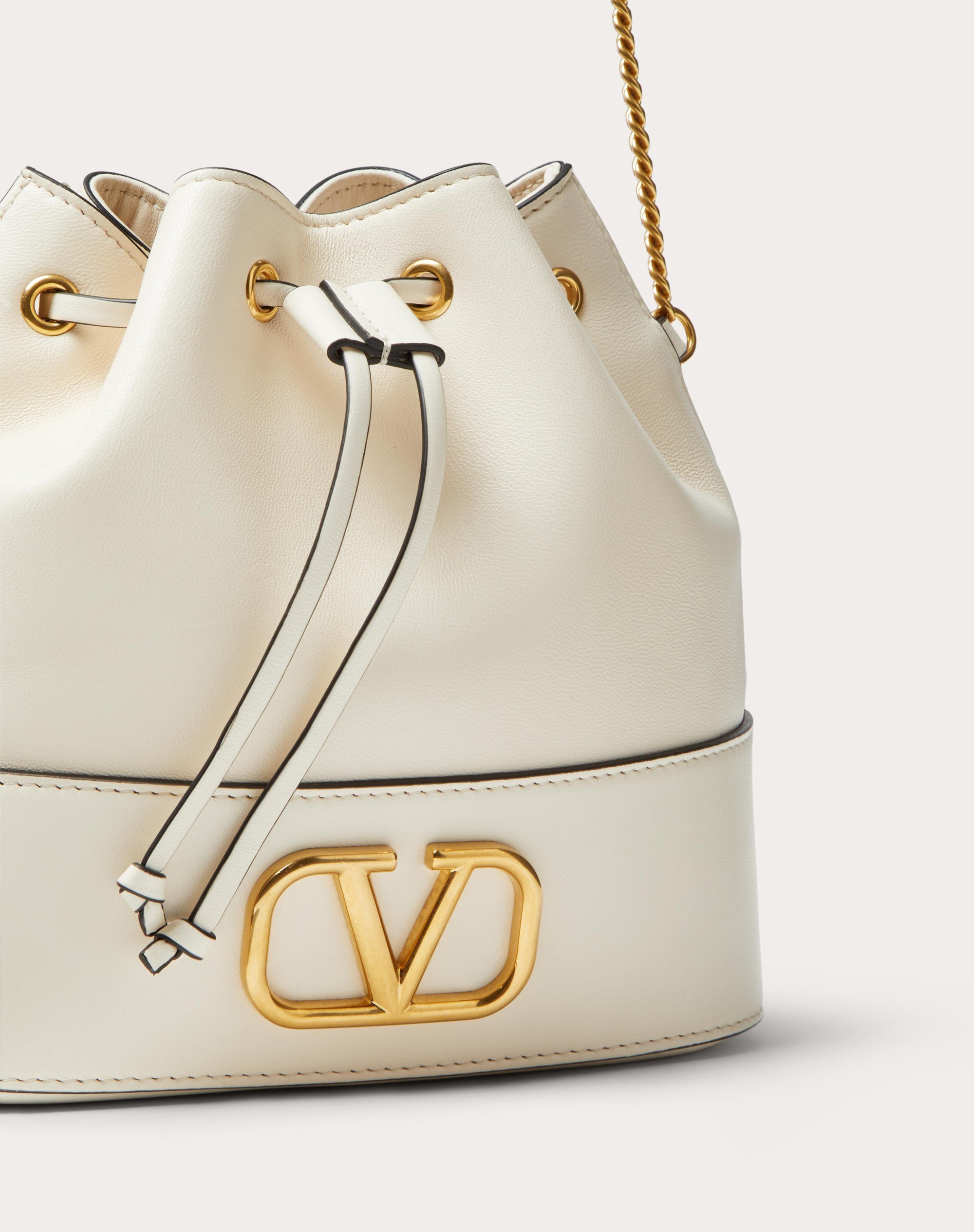 MINI BUCKET BAG IN NAPPA WITH VLOGO SIGNATURE CHAIN - 7