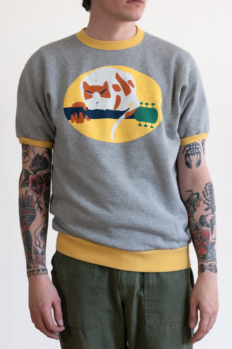 ECO SWT KNIT RINGER T-SHIRT SWT (FAT CAT ON LEGEND LIVE) - GREY/YELLOW - 2