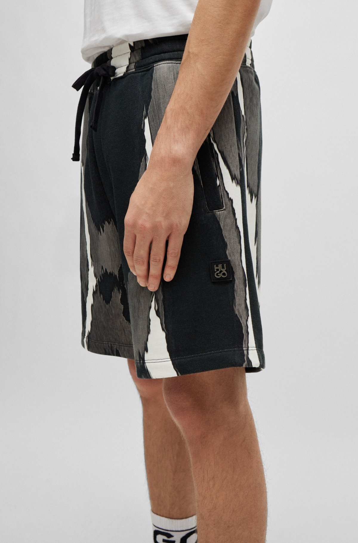 COTTON-TERRY SHORTS WITH CAMOUFLAGE PRINT - 3