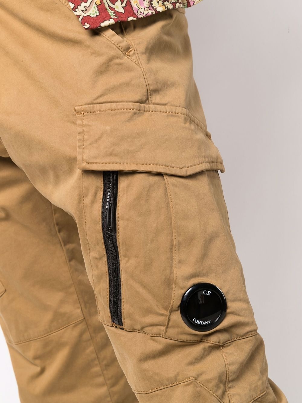 lens detail cargo trousers - 5