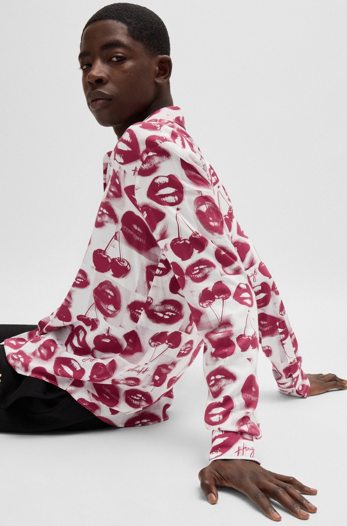 SLIM-FIT SHIRT WITH SEASONAL PRINT - 6