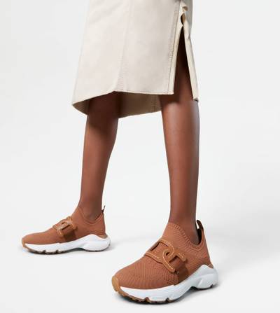 Tod's KATE SNEAKERS IN TECHNICAL FABRIC - BROWN outlook