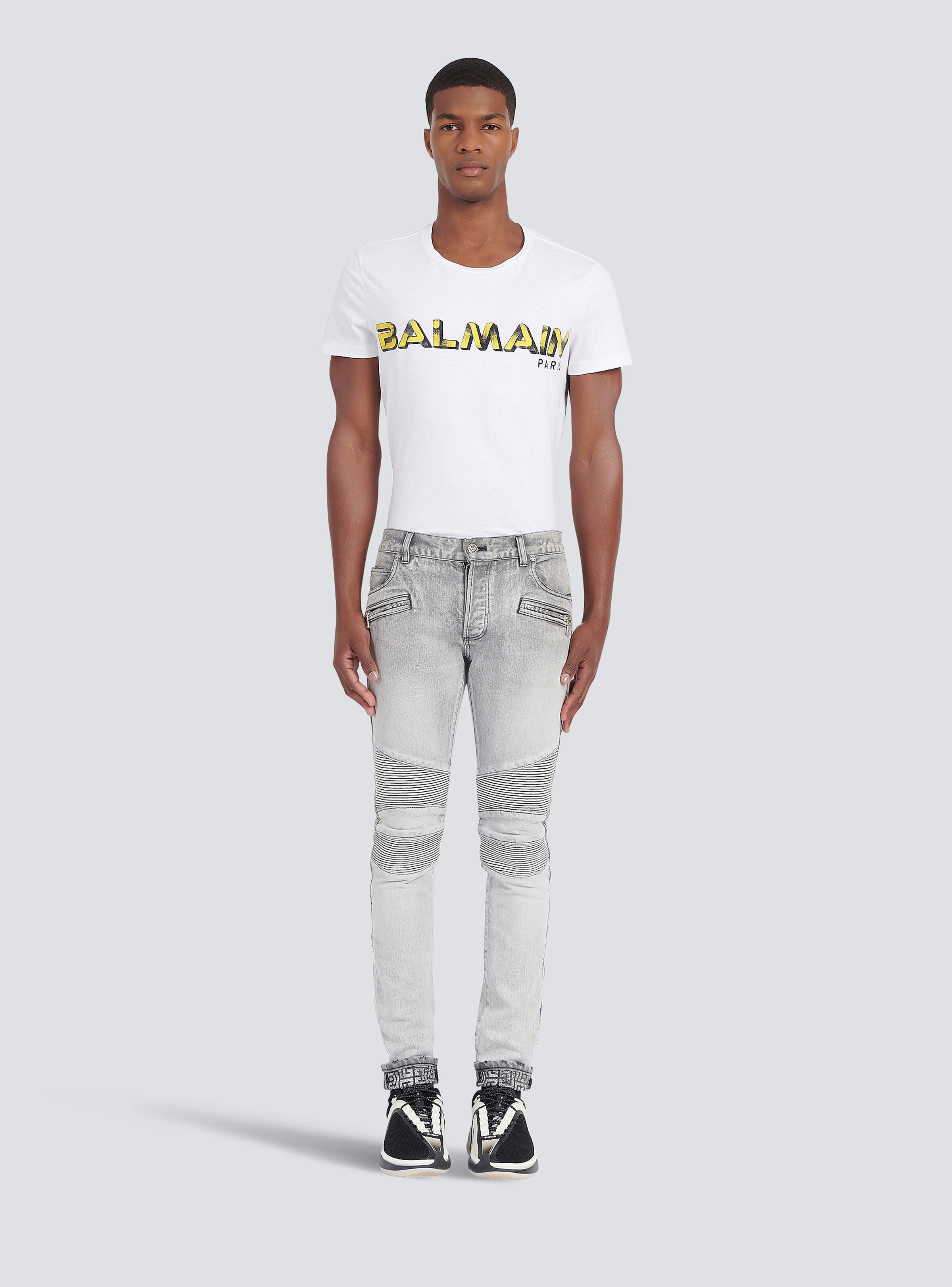 Slim cut faded and ridged light gray cotton jeans with Balmain monogram on hem - 3