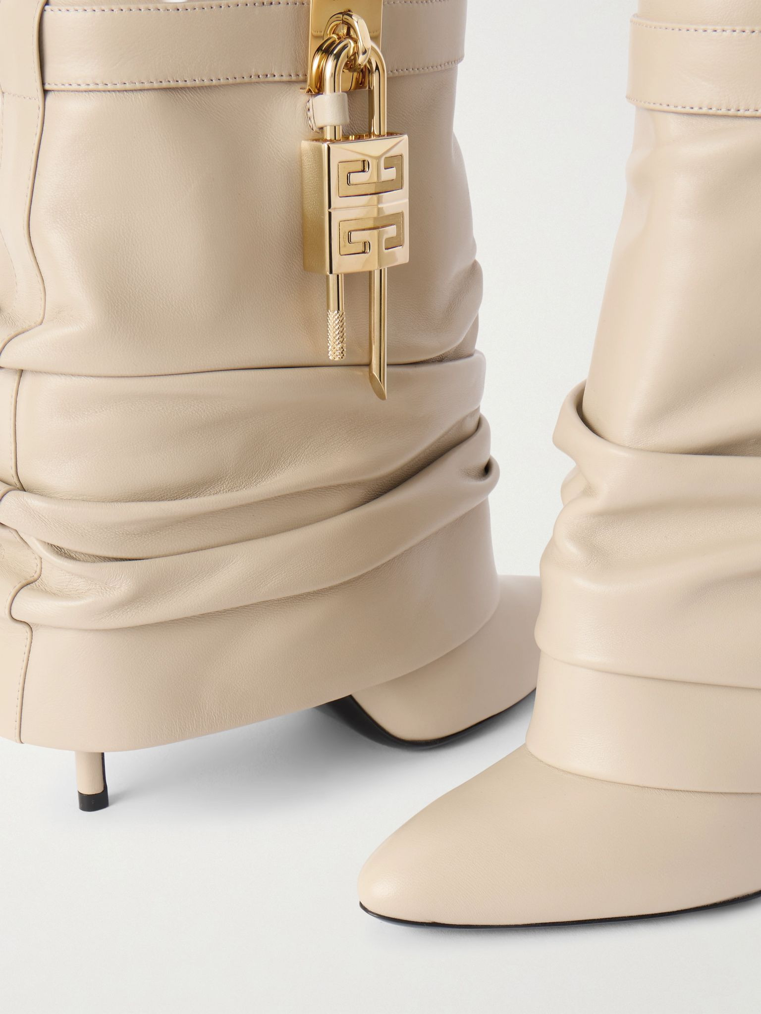 Shark Lock embellished ruched leather ankle boots Beige - 4