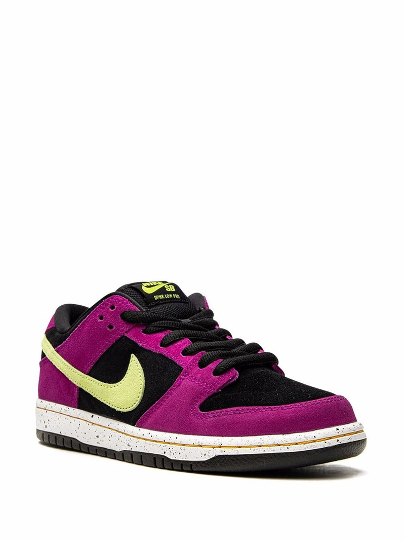 Nike SB Dunk Low Pro sneakers outlook