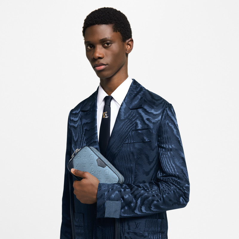 Louis Vuitton Trocadéro Wearable Wallet outlook