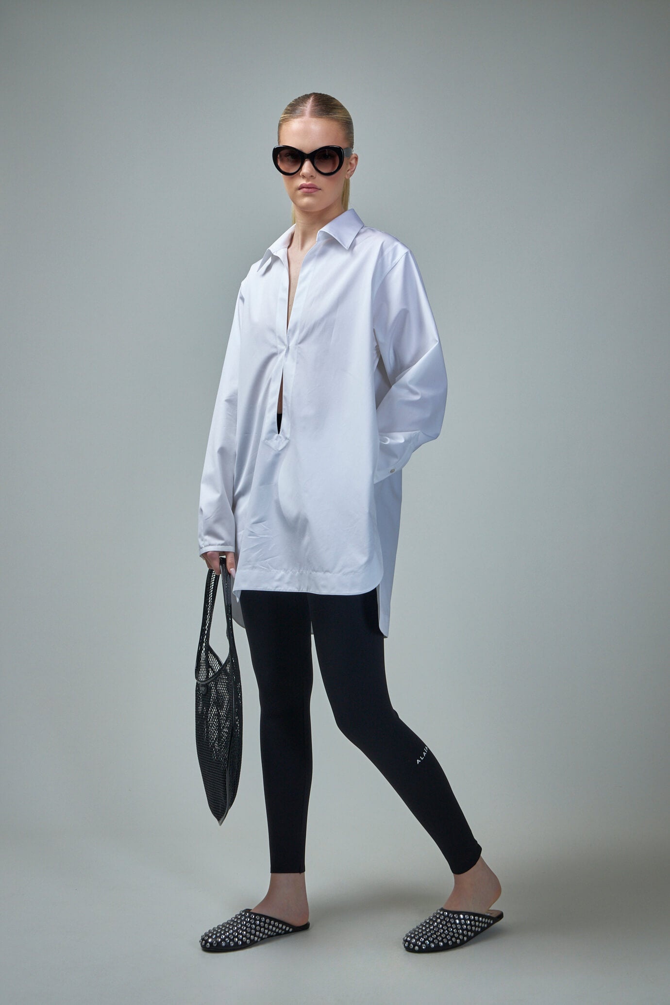 ワンピース ALAIA- POPELINE TUNIC CHEMISIER DRESS Cotton poplin shirt dress in white - Alaia | Mytheresa