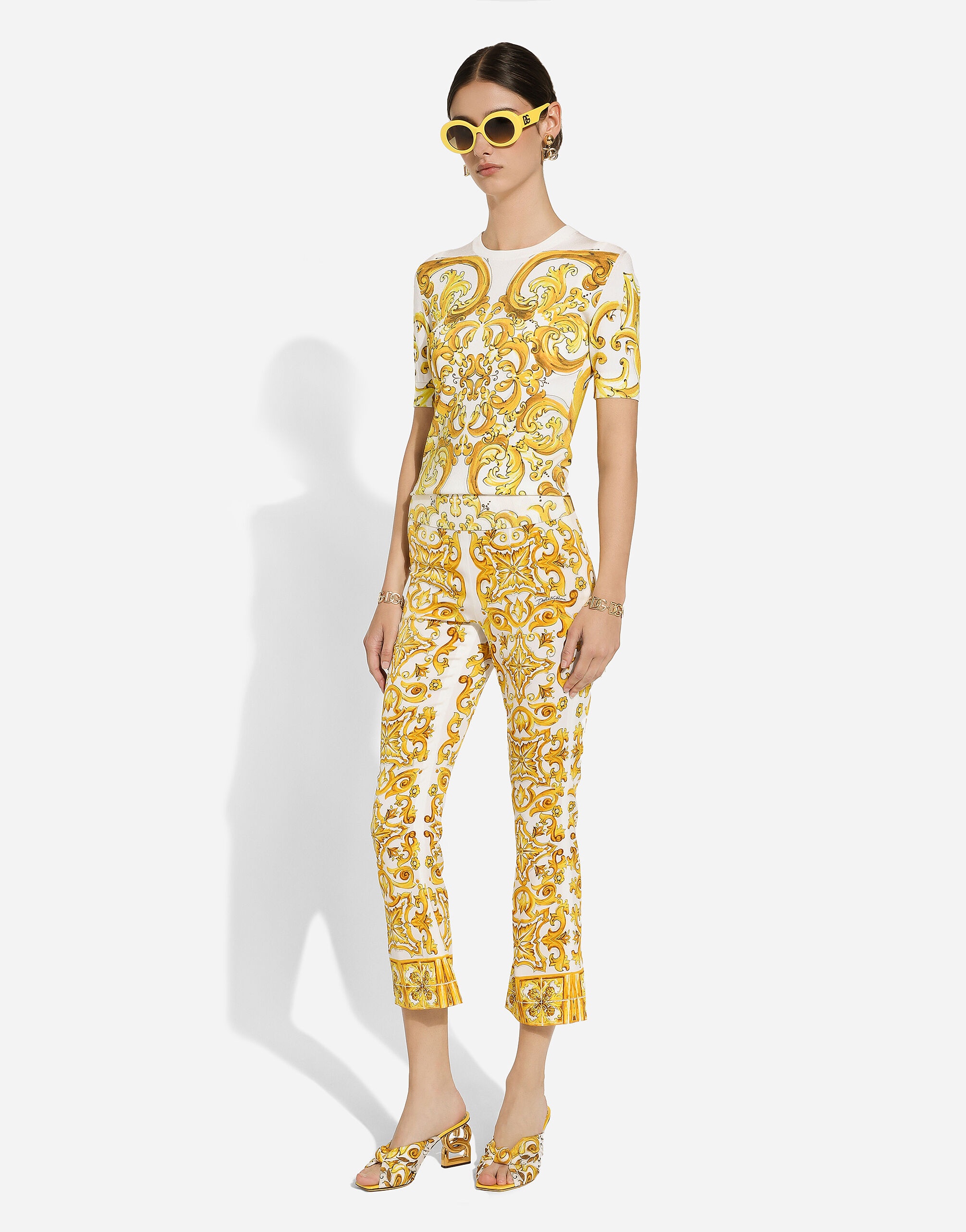 Trumpet-leg silk charmeuse pants with majolica print - 7