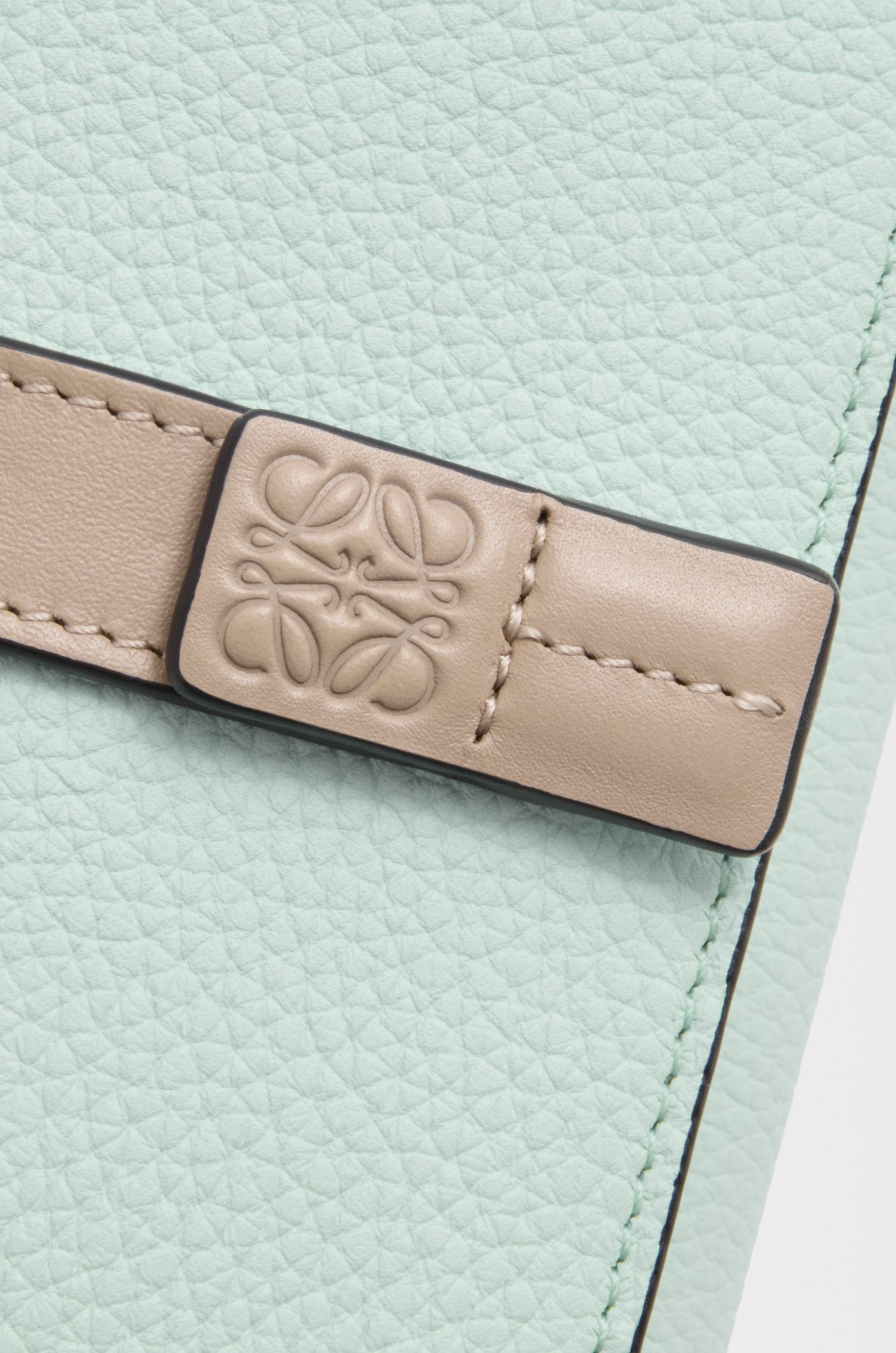 Trifold wallet in soft grained calfskin - 6