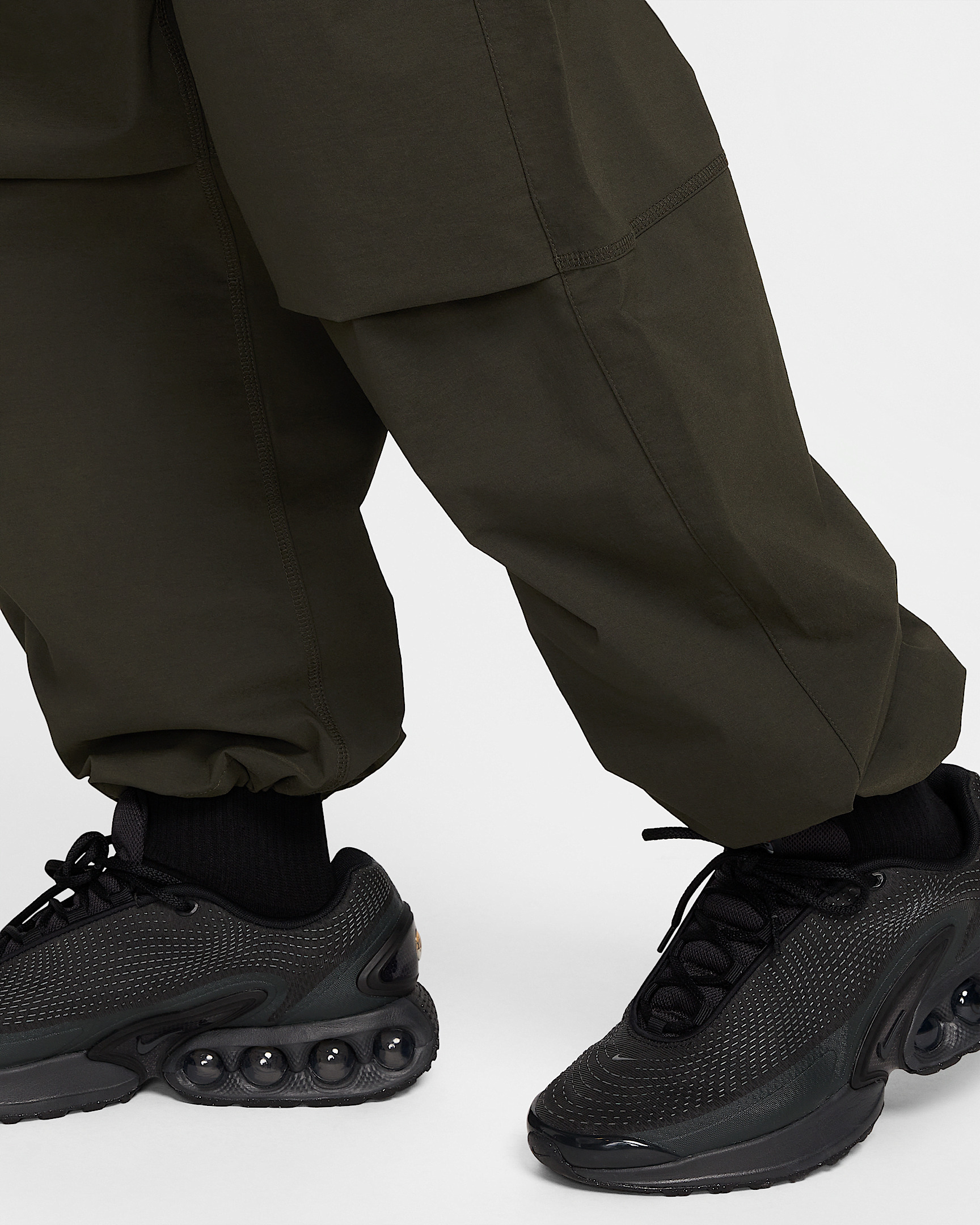 Nike Tech Men's Woven Oversized Pants - 9