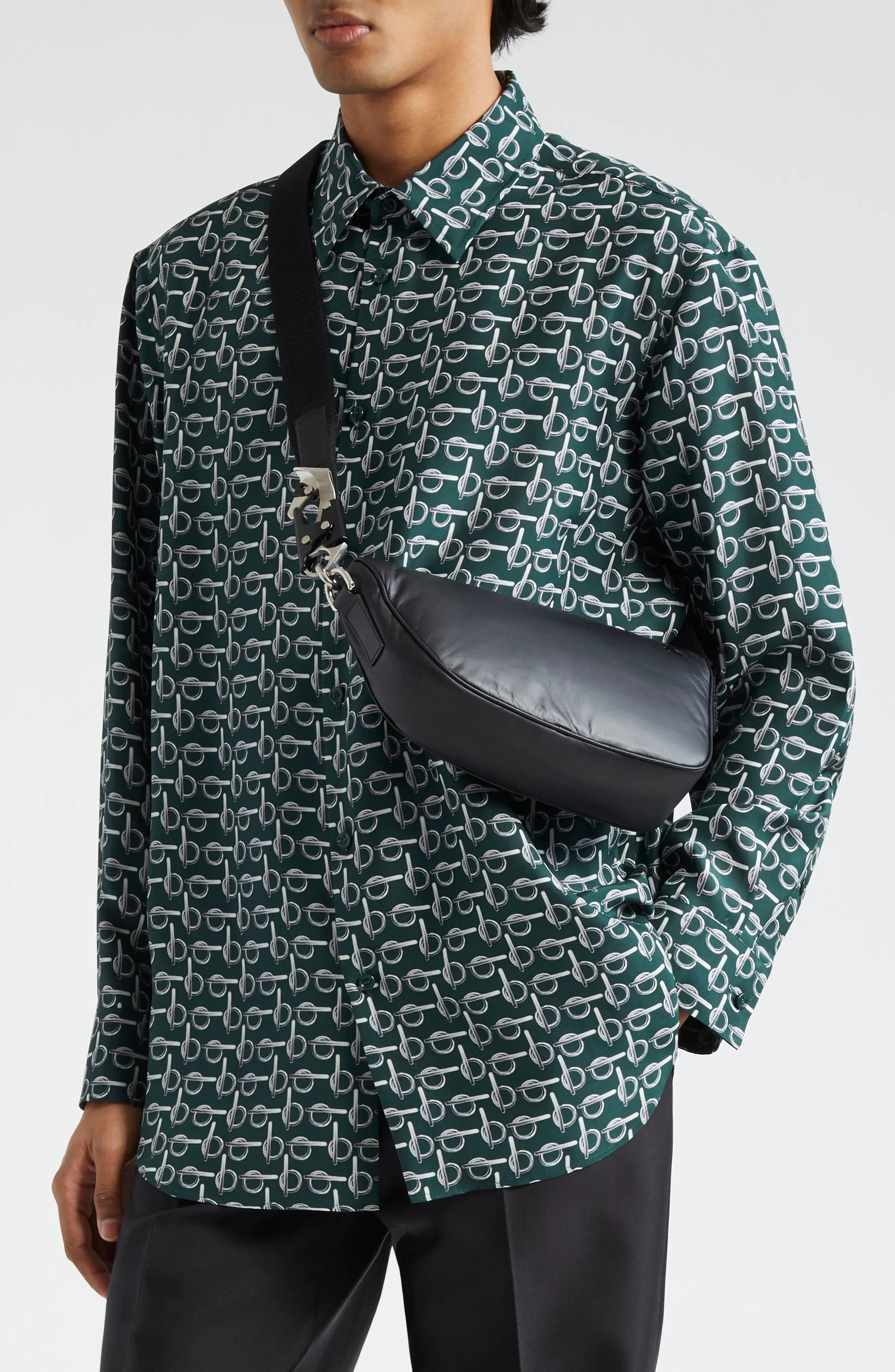 VIP【関税送料無料】希少 BURBERRY SHIELD LEATHER SHOULDER BAG Burberry Mini Shield Leather Shoulder Bag | Black | FARFETCH JO
