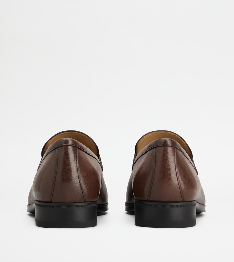Tod's LOAFERS IN LEATHER - BROWN outlook