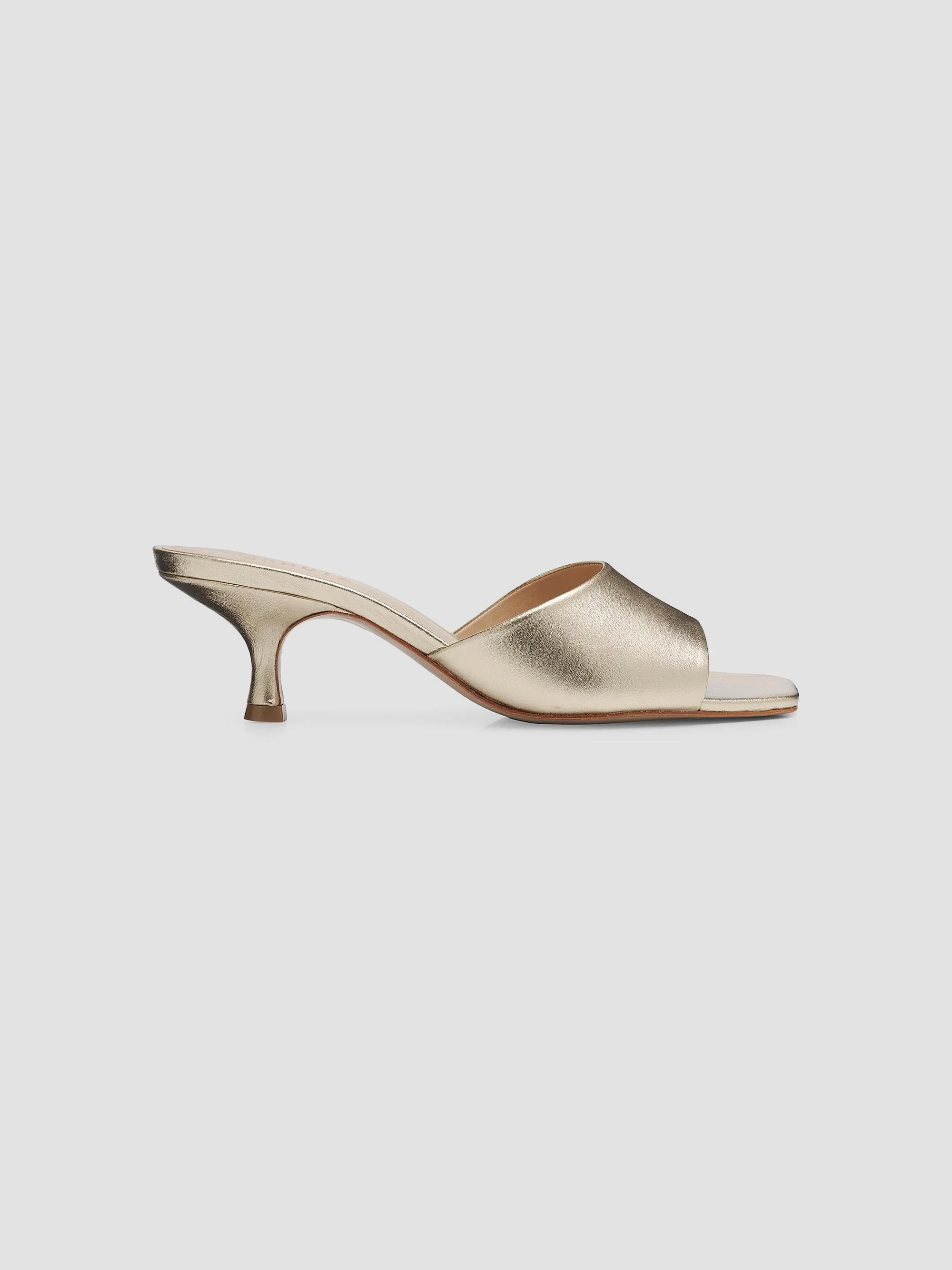 Women's Dethalia Metallic Leather Sandals - Platina - 1