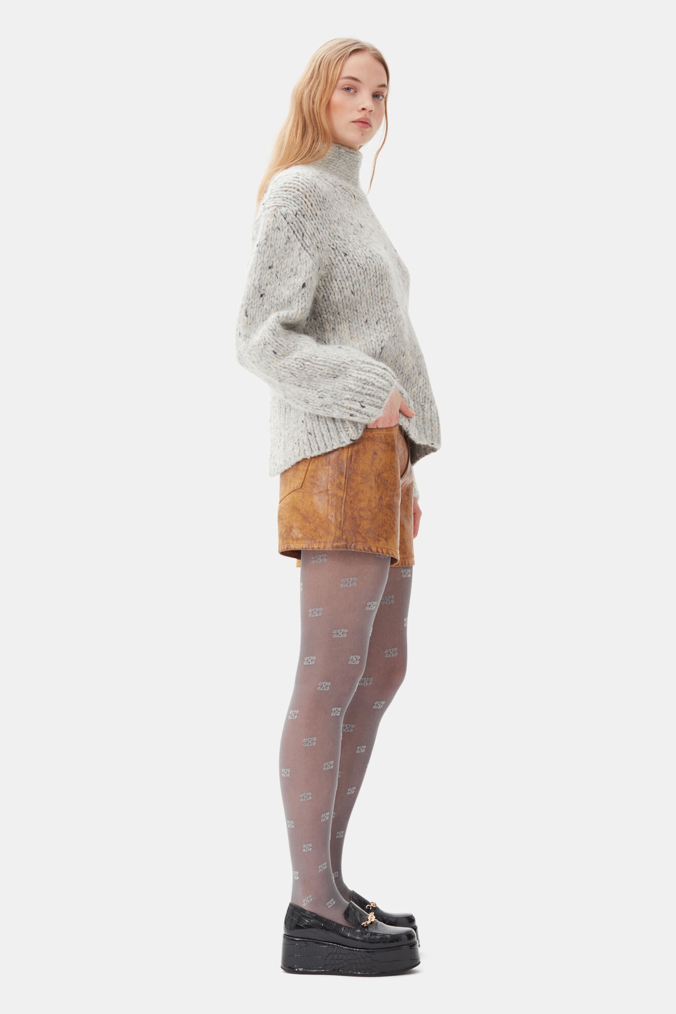 LIGHT GREY CHUNKY HANDKNIT SWEATER - 4
