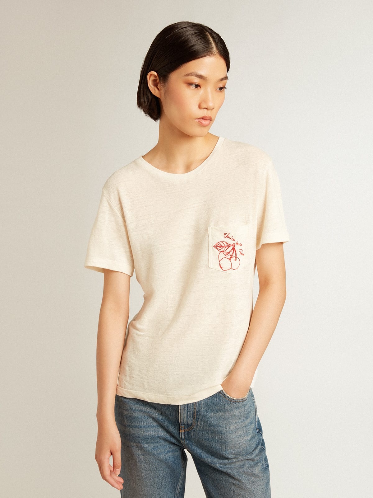 Women’s cotton T-shirt in aged white with embroidered pocket - 2