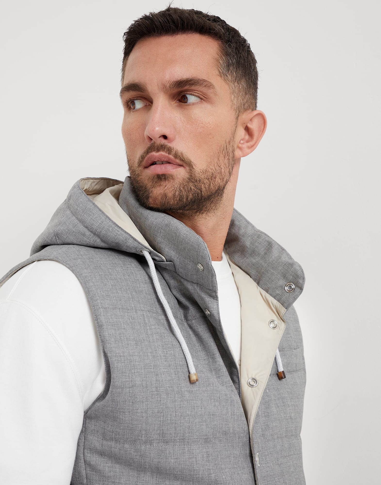 Virgin wool fresco lightweight down vest with detachable hood - 3
