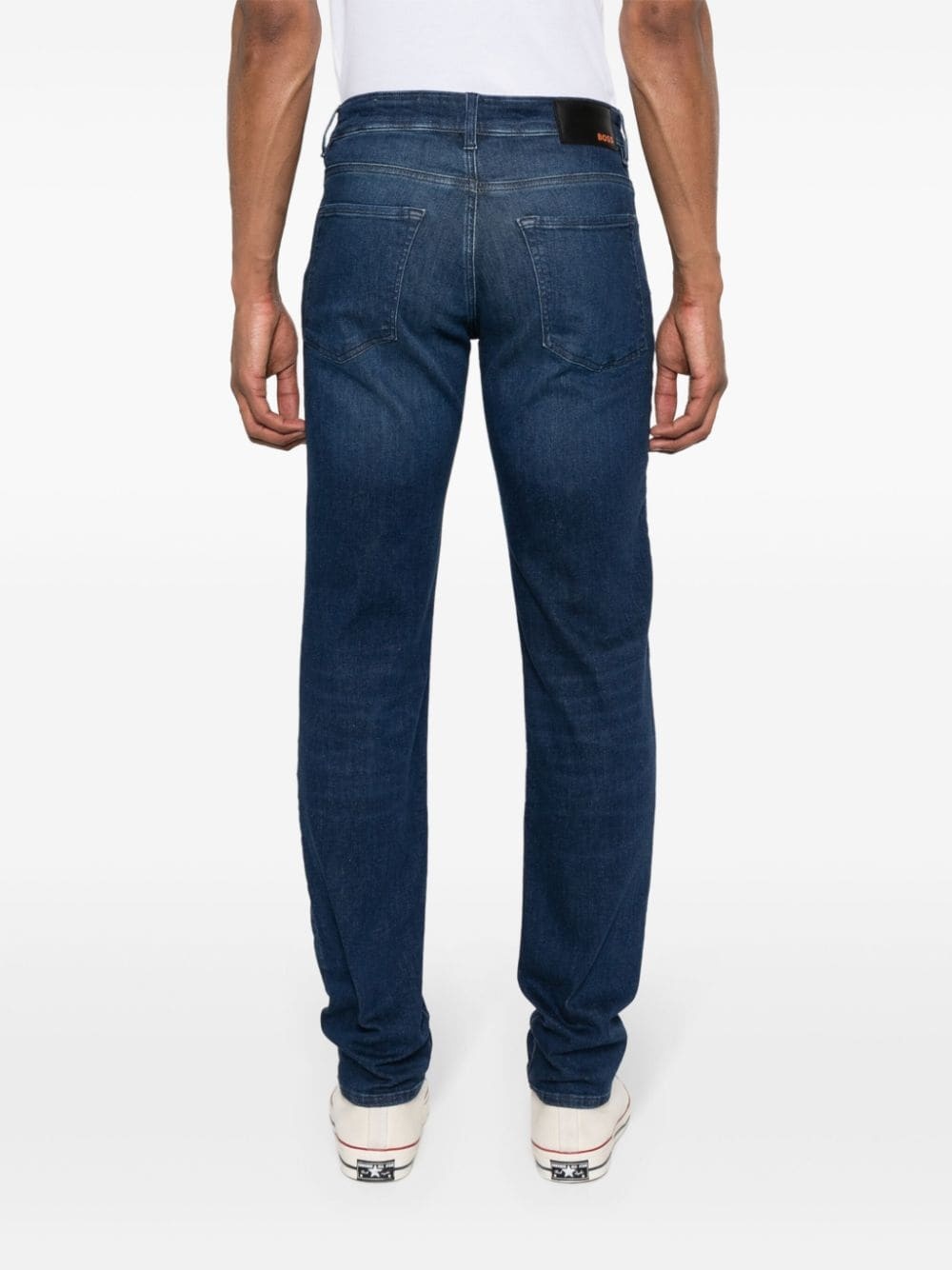 logo-plaque tapered jeans - 4