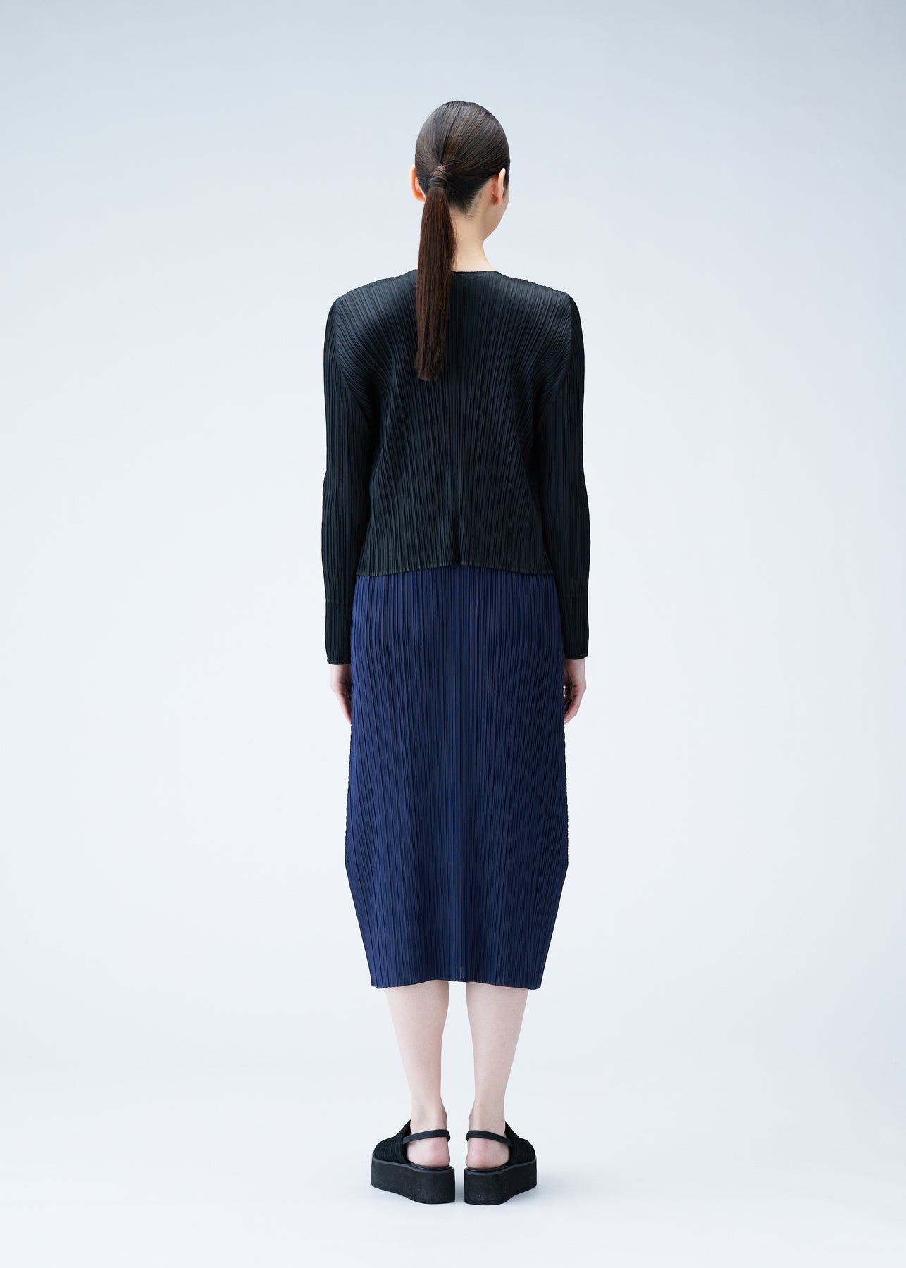 MONTHLY COLORS : JUNE CARDIGAN - 4